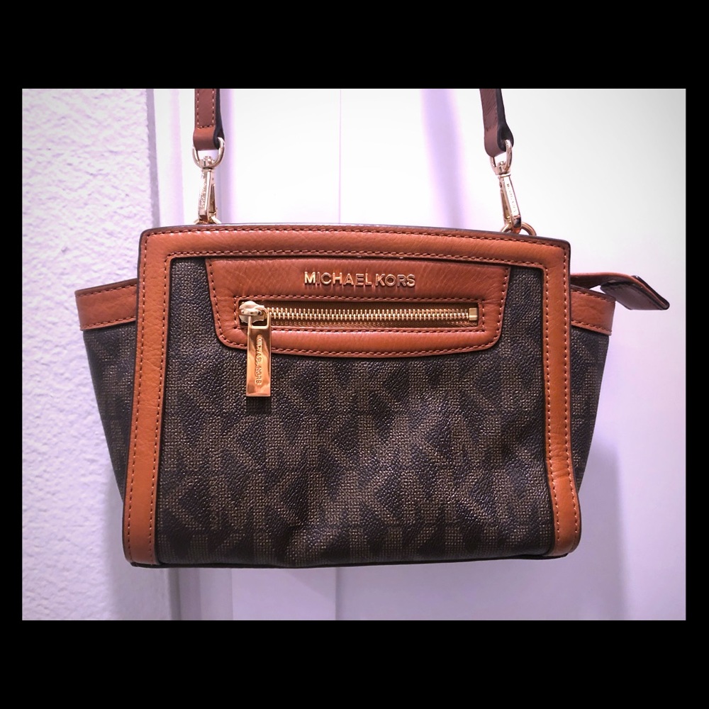 Micheal Kors crossbody brown monogram bag